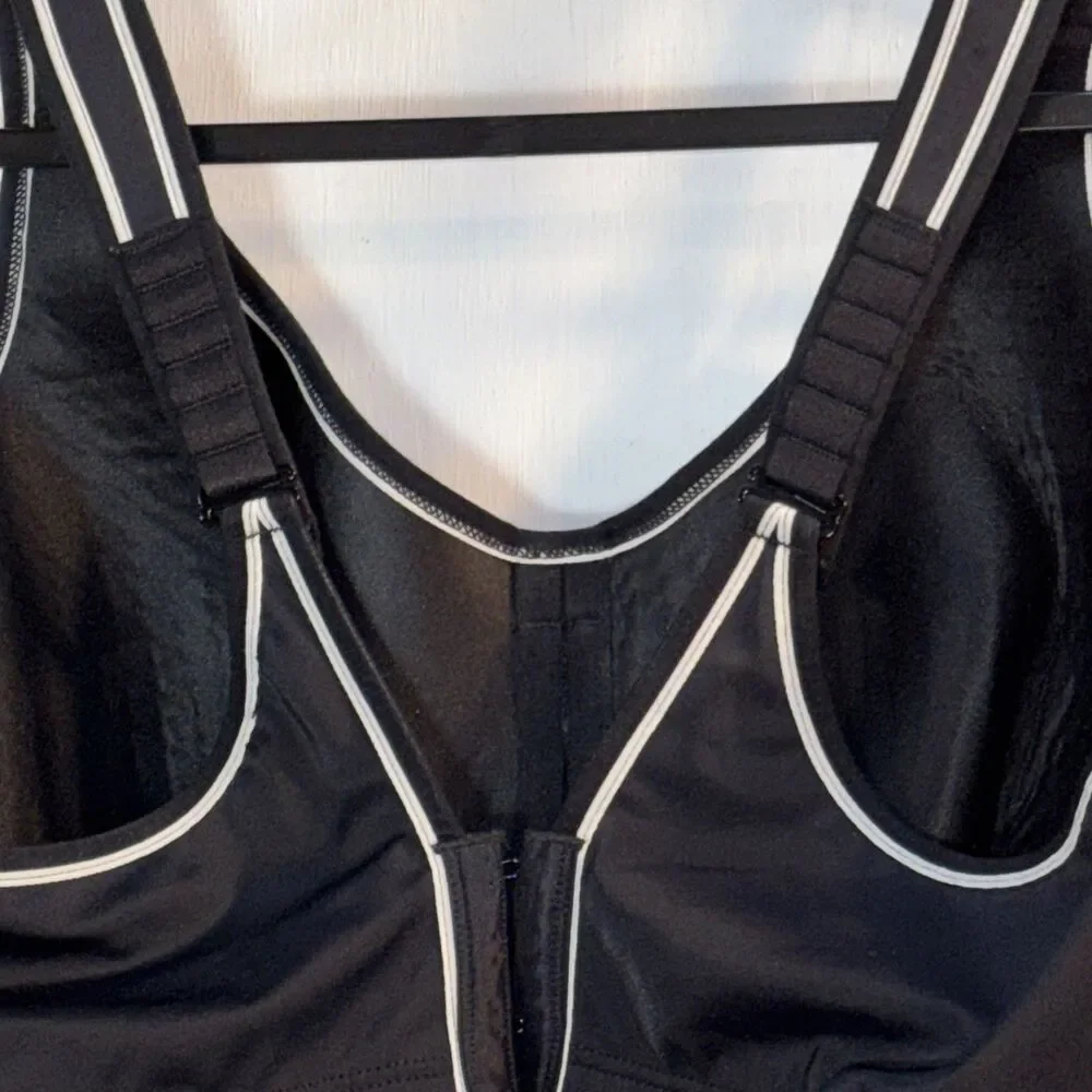 Livi Active Sports Bra High Impact Padded Underwire Adjustable Straps 44DDD